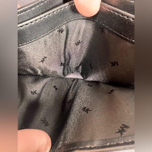 EUC Michael Kors Harrison Wallet - Picture 6 of 7